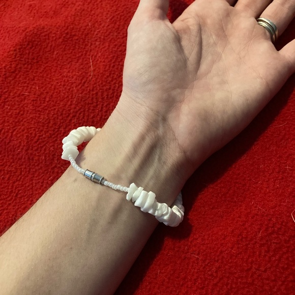 White shell bracelet - Picture 5 of 5